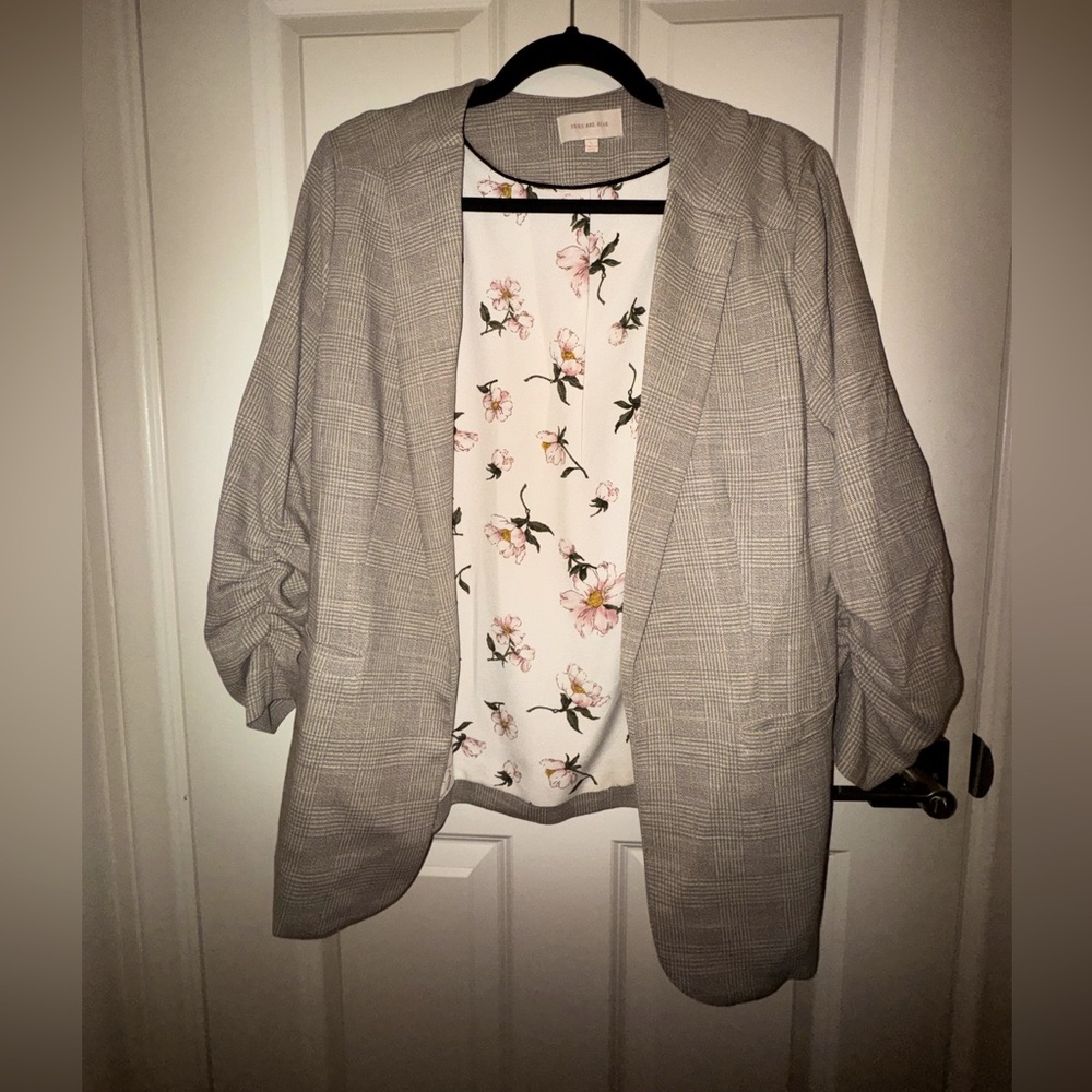 L Taupe grey/gray plaid blazer by Skies Are Blue